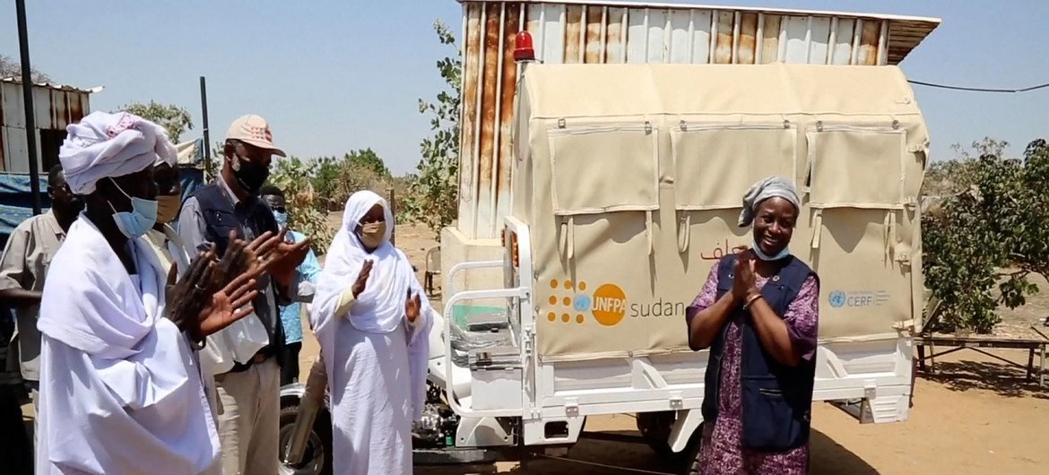 UNFPA Executive Director, Natalia Kanem (right), visits Sudan in March 2021. UNFPA Executive Director, Natalia Kanem (right), visits Sudan in March 2021.